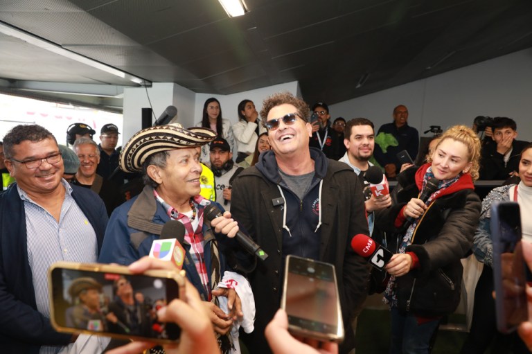 Carlos Vives se juega el partido de su vida en el tour de los treinta