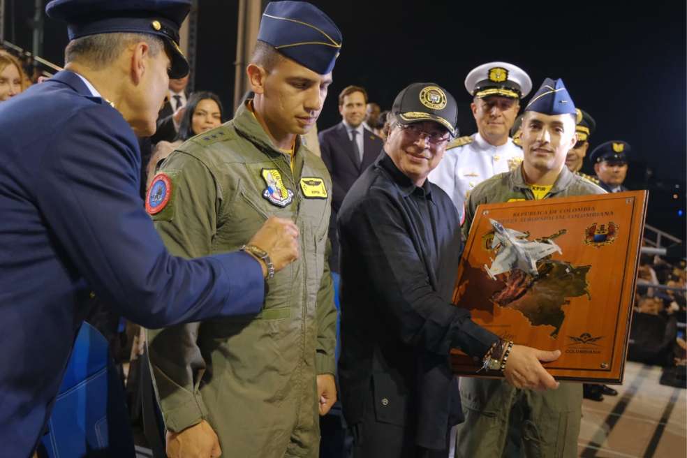 Gobierno de Colombia y Saab cerraron el negocio para compra de 17 aviones Gripen