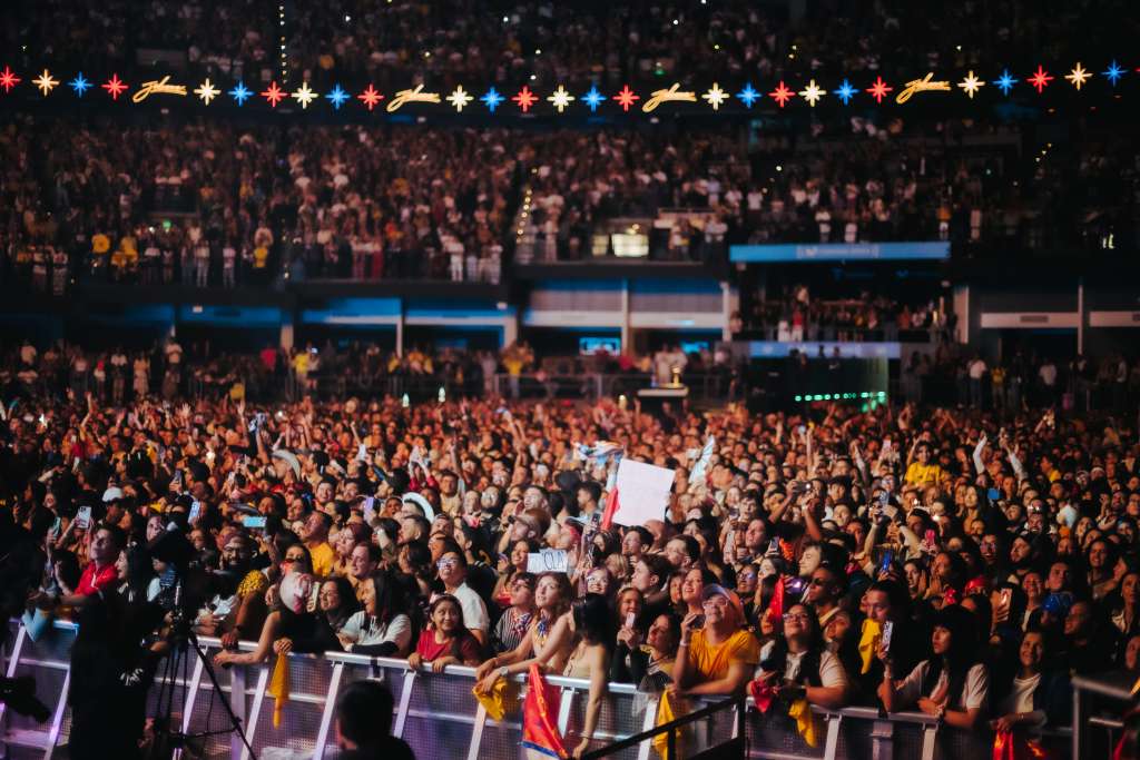 La colombiana presentó ‘La Pista’ y se convirtió en la primera bogotana en conquistar el emblemático escenario.