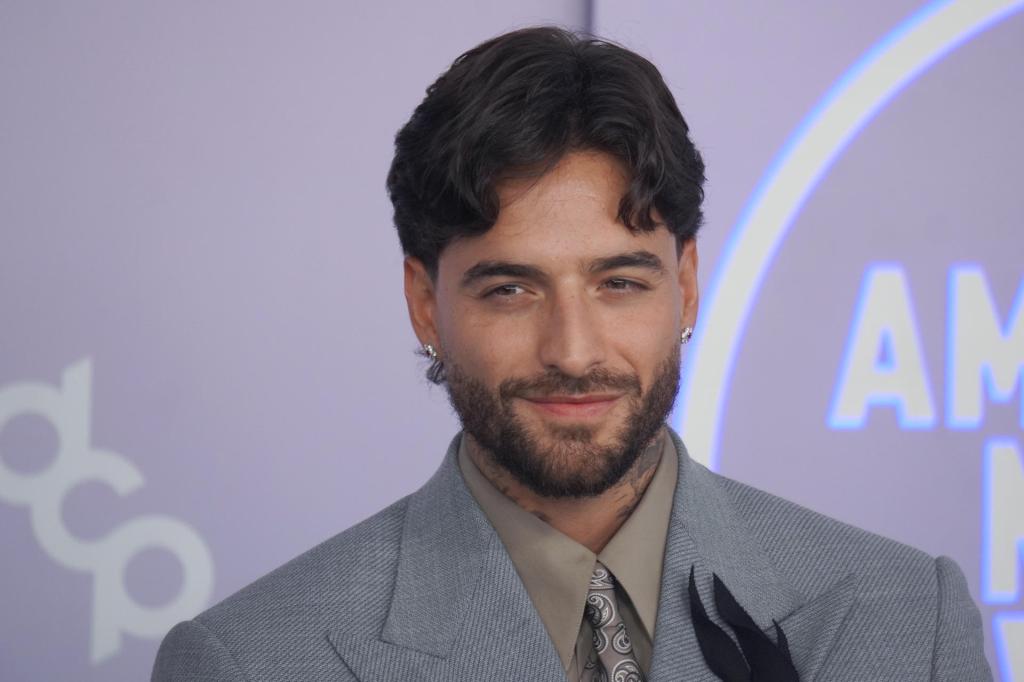 AME5201. LAS VEGAS (ESTADOS UNIDOS), 25/05/2026.- El cantante colombiano Maluma asiste a los American Music Awards este lunes, en el MGM Grand Garden Arena en Las Vegas, Nevada (EE. UU.). EFE/ Jerónimo Guerra
