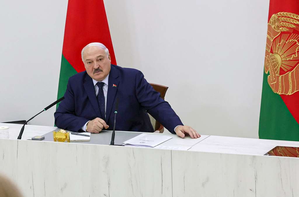 Minsk (Belarus), 26/01/2025.- A handout photo made available by the Belarusian President's press service shows Belarusian President Alexander Lukashenko attending a press conference after he votes in the presidential elections at a polling station in Minsk, Belarus, 26 January 2025. Belarus holds presidential elections on January 26. Lukashenko has held the post since 1994 and is seeking a seventh term. (Elecciones, Bielorrusia) EFE/EPA/BELARUS PRESIDENT PRESS-SERVICE / HANDOUT HANDOUT EDITORIAL USE ONLY/NO SALES