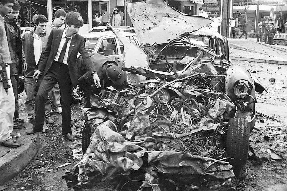 El 12 de mayo, un carro bomba explotó en el centro comercial Bulevar Niza, en Bogotá.
 / Archivo