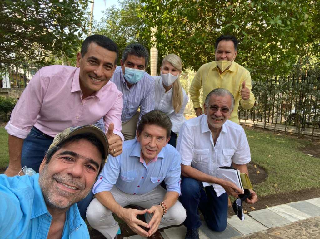 Participó Alejandro Char y los exgobernadores Dumek Turbay, de Bolívar, Dilian Francisca Toro, de Valle del Cauca, Luis Pérez, de Antioquia, Carlos Eduardo Osorio, de Quindío, y Eduardo Verano de la Rosa, de Atlántico. /Cortesía