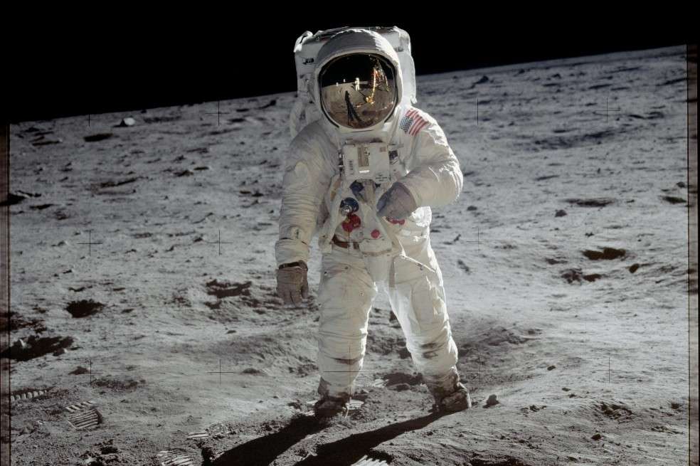 El traje con el que los primeros humanos caminaron en la Luna. Este es Buzz Aldrin, astronauta fotografiado por Neil Armstrong, que, en 1969, pisaron la Luna.