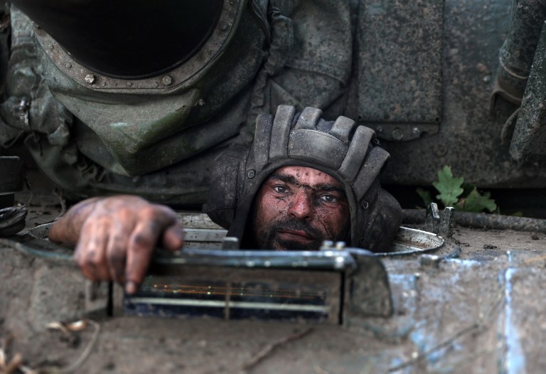 Ucrania: al menos 9.000 soldados muertos tras seis meses de guerra