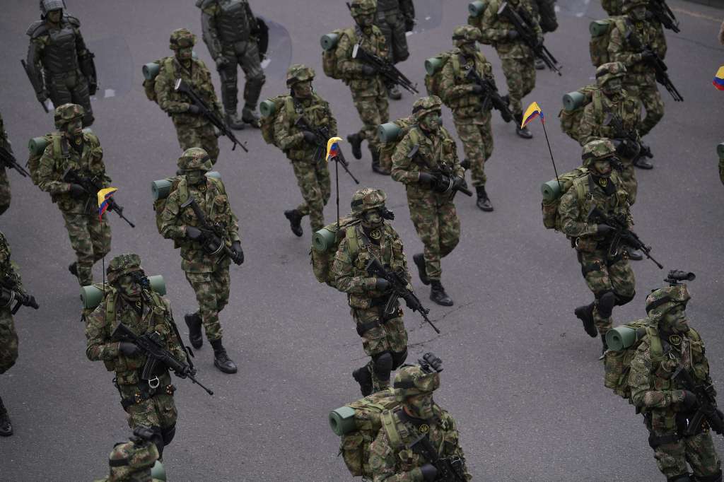 Desfile militar realizado el 20 de Julio, día de la Independencia de Colombia.
