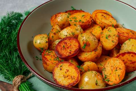 Receta fácil en casa: deliciosas papas al ajillo