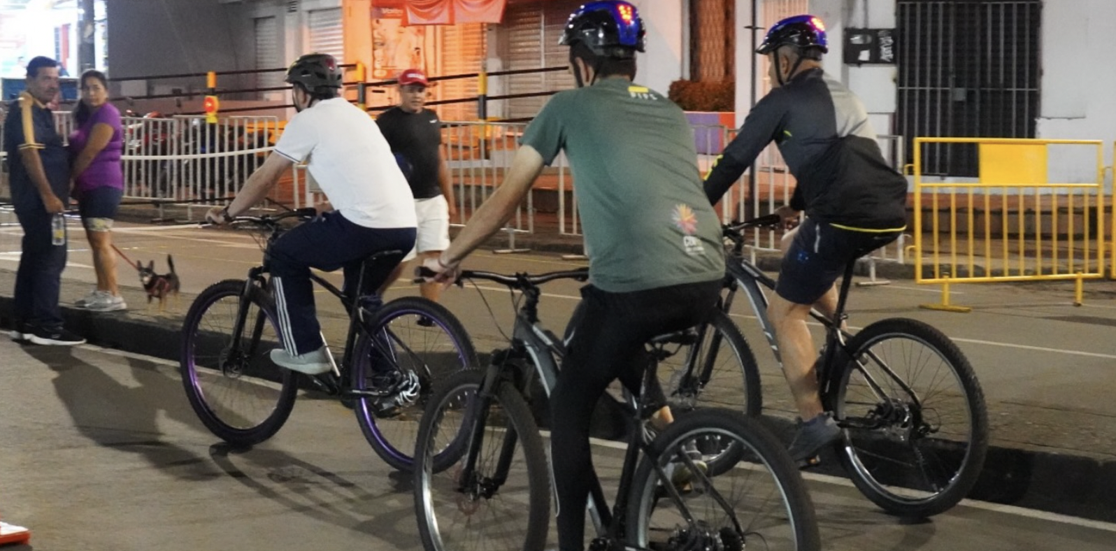 Imagen de referencia. La ciclovía nocturna en Cali recorrerá más de 10 kilómetros, conectando diversos puntos desde la carrera 15 con calle 59 hasta la carrera 98 con calle 16, al sur de la ciudad.
