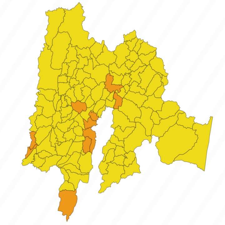El color amarillo representa los municipios donde ganó Hernández y los naranjas, donde ganó Petro.