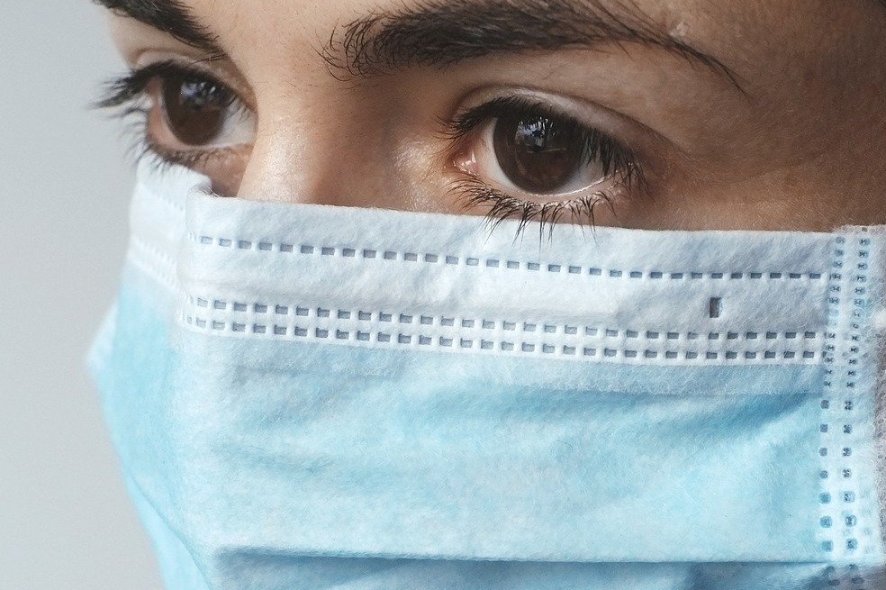 Tapabocas, mascarilla en casa. Efectos en la piel