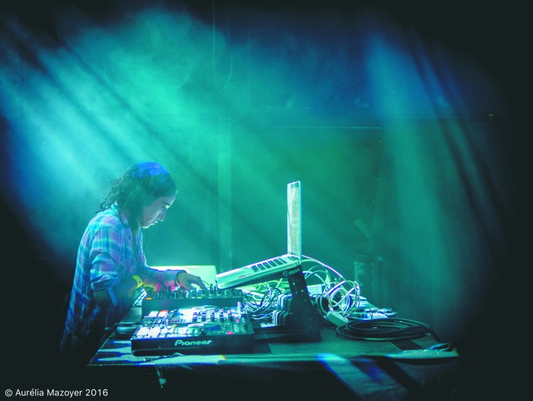 Sama Abdulhadi, la DJ  que rompe estereotipos