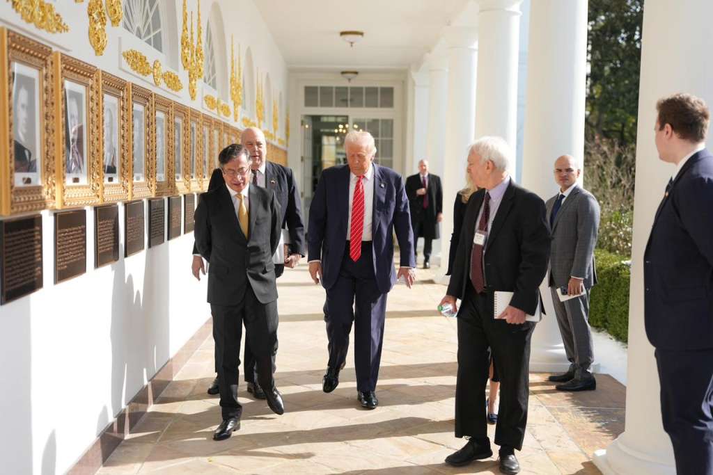 Estas son las primeras imágenes de las reunión entre Gustavo Petro y Donald Trump.