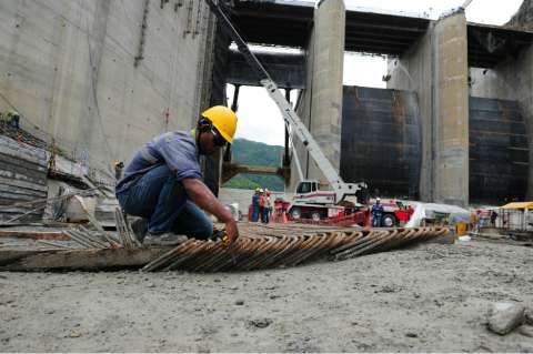 Gremios de energía y gas descartan alarma por retrasos en Hidroituango