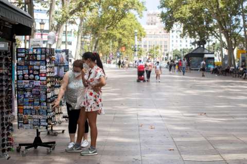España: ocho millones de personas vuelven a toques de queda en el país