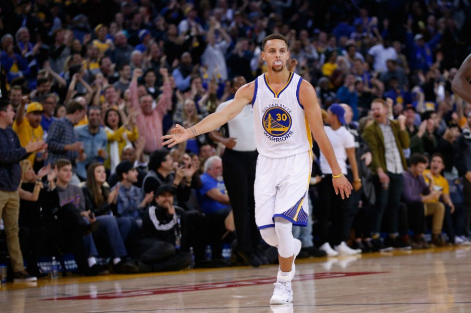 Stephen Curry sufrió una lesión en su pierna izquierda. Foto: AFP