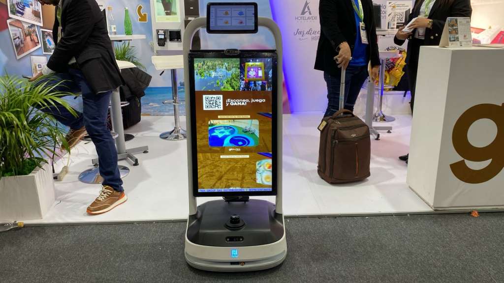 Robot presentado por GEH Suites Hotel