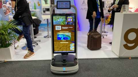 Cadena de hoteles presentó la implementación de robots para atención al cliente