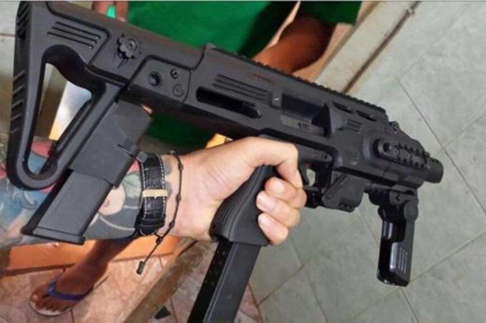 Se corre el peligro de que las armas que se sacaron con permisos legales terminen en manos del crimen organizado en Brasil.