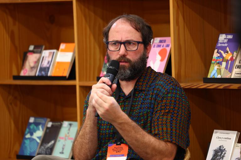 “La literatura es la resistencia frente a un mundo que no nos deja pensar”: Julián Fuks