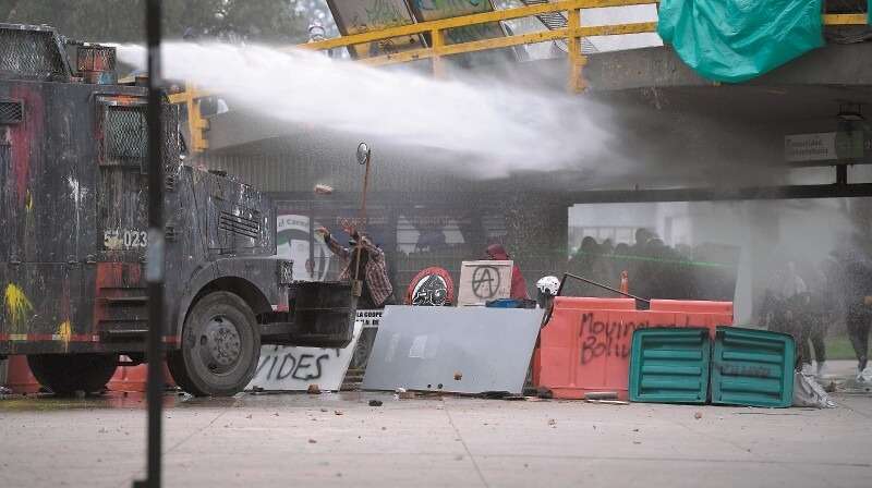 Disturbios en la Universidad Nacional, sede Bogotá. / Mauricio Alvarado. El Espectador.