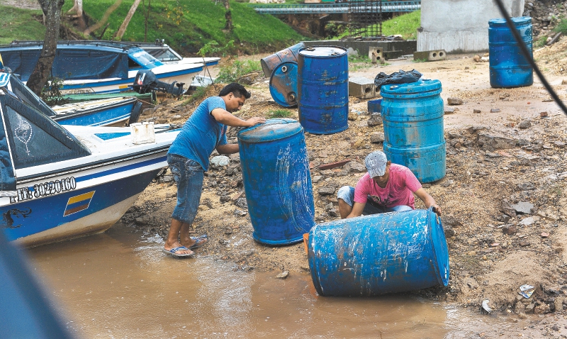 El informe afirma que por cada barril de crudo de campo rubiales se producen 20 de agua residual. / Archivo