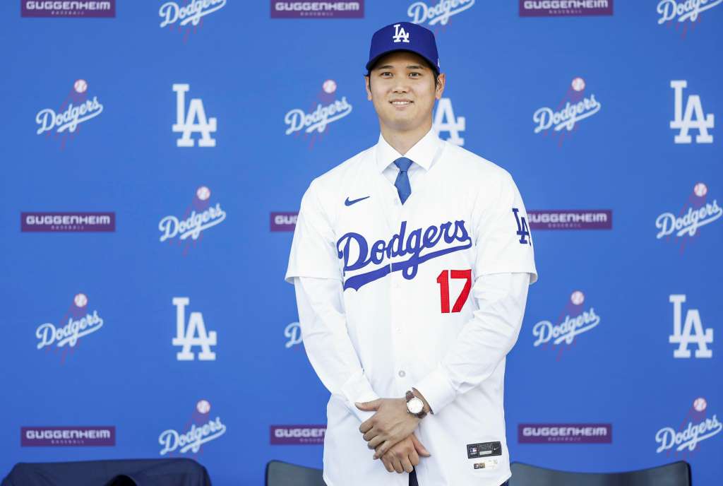 Los Angeles (United States), 14/12/2023.- Newly-signed Los Angeles Dodgers baseball player Shohei Ohtani, of Japan, during an introductory press conference in Los Angeles, California, USA, 14 December 2023. Ohtani recently signed a 10-year deal with the team for $700/'K636 million, making him the highest paid player in baseball history. (Japón) EFE/EPA/CAROLINE BREHMAN