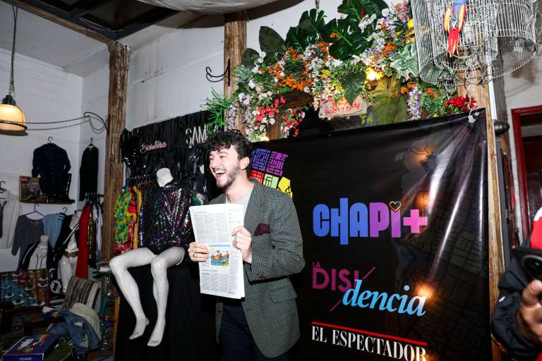 Asistente Queer Comedy