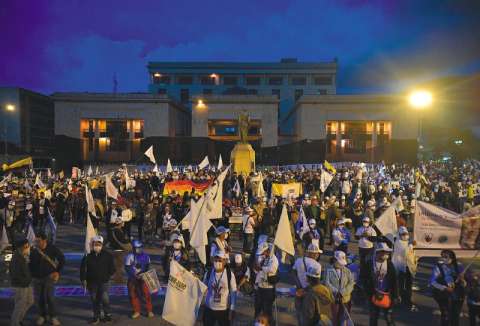 En Bogotá también persiguen a excombatientes y militantes del partido Comunes