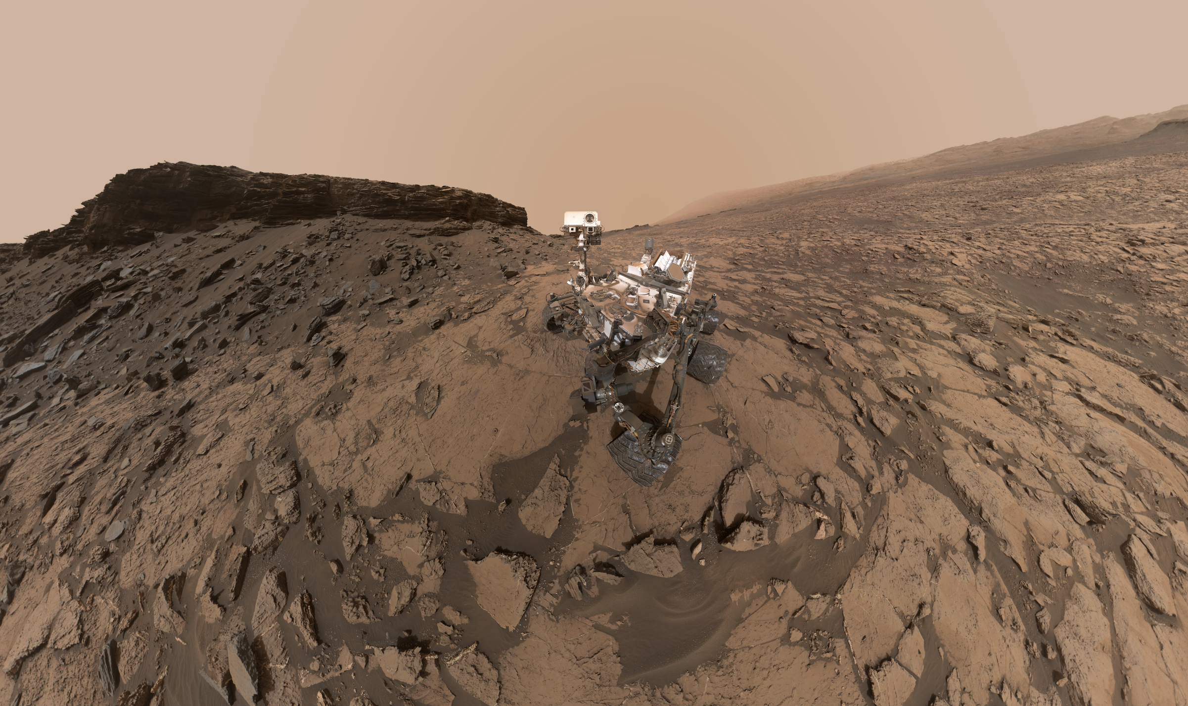Autorretrato del rover Curiosity cerca del Monte Sharp de Marte, el 3 de octubre de 2016.