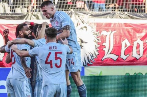 Goleada de Olympiacos en Grecia con James Rodríguez de titular
