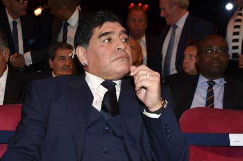 Maradona sobre Sampaoli: “Jamás estaría de acuerdo con gente falsa y mediocre”