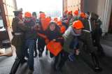 Estudiantes chilenos vulneran seguridad y protestan en Palacio de La Moneda