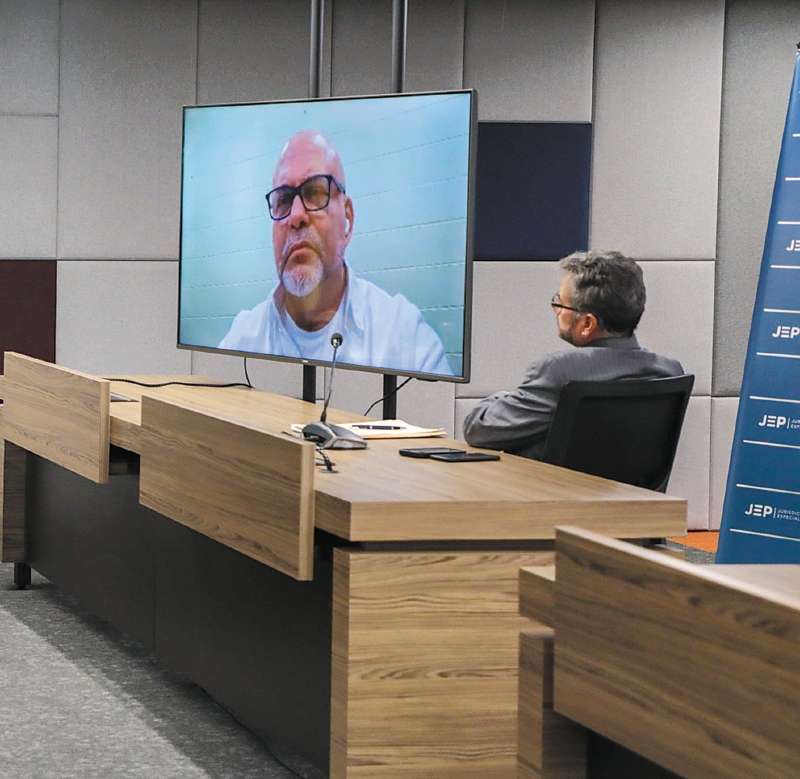 El excomandante paramilitar Salvatore Mancuso en audiencia ante la Jurisdicción Especial para la Paz. / Nicole Acuña - JEP