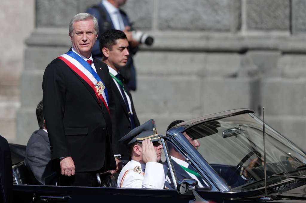 AME3283. SANTIAGO (CHILE), 12/03/2026.- El presidente de Chile, José Antonio Kast, llega a la Catedral Metropolitana para asistir a la misa y 'Oración por el pueblo de Chile y el nuevo Gobierno' este jueves, en Santiago (Chile). EFE/ Ailen Díaz