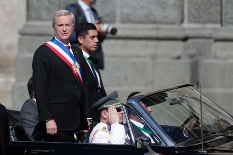 Kast frena la regularización de más de 180.000 migrantes en Chile y prepara otras medidas