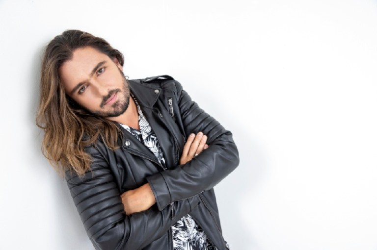 Andrés Sandoval y su oportunidad de brillar en “La reina del flow”