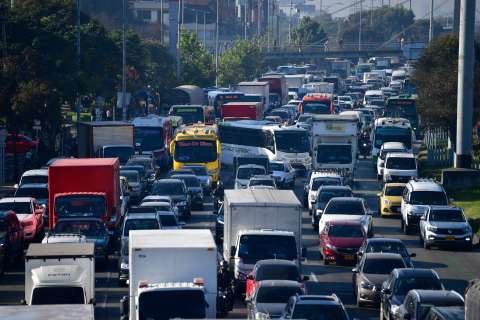 Trancones en Colombia: costos económicos, contaminación y retos de movilidad