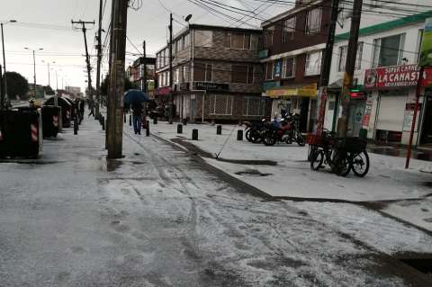 Granizada en Bogotá: así quedaron este martes algunas calles de la ciudad