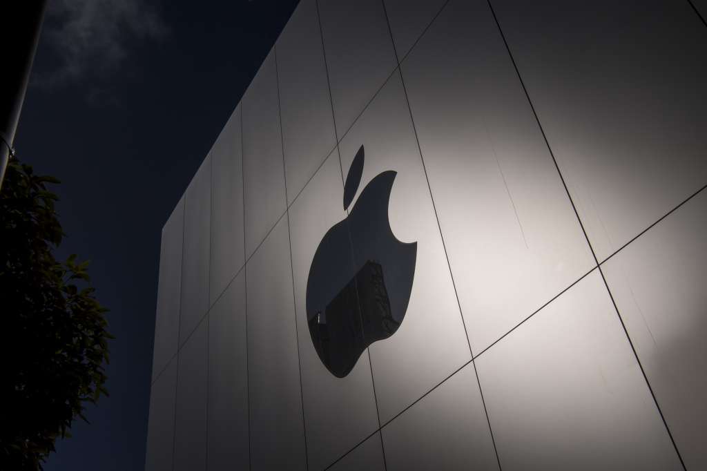 El modelo Apple TV 4K de 2021 mantiene las características físicas del modelo anterior 2017, pero cuenta con una actualización en su procesador y wifi.