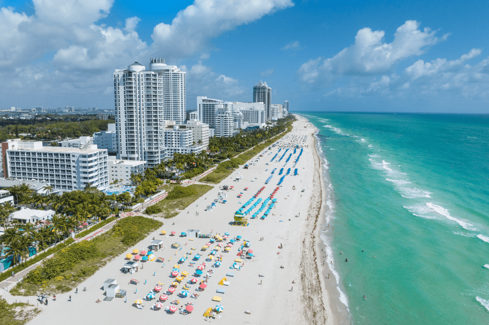 Miami recibió más de 26.7 millones de visitantes entre julio de 2022 y junio de 2023.