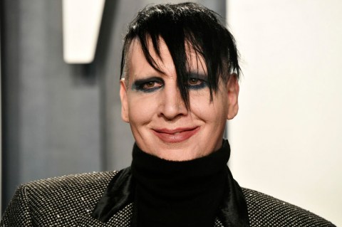 Marilyn Manson fue condenado por sonarse la nariz frente a una cámara en concierto
