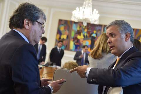 Así está el ambiente en Cámara para la moción de censura al ministro Carlos Holmes Trujillo