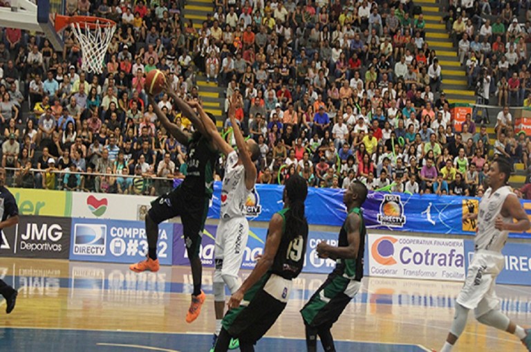 Águilas pegó primero en la final de la Liga Directv