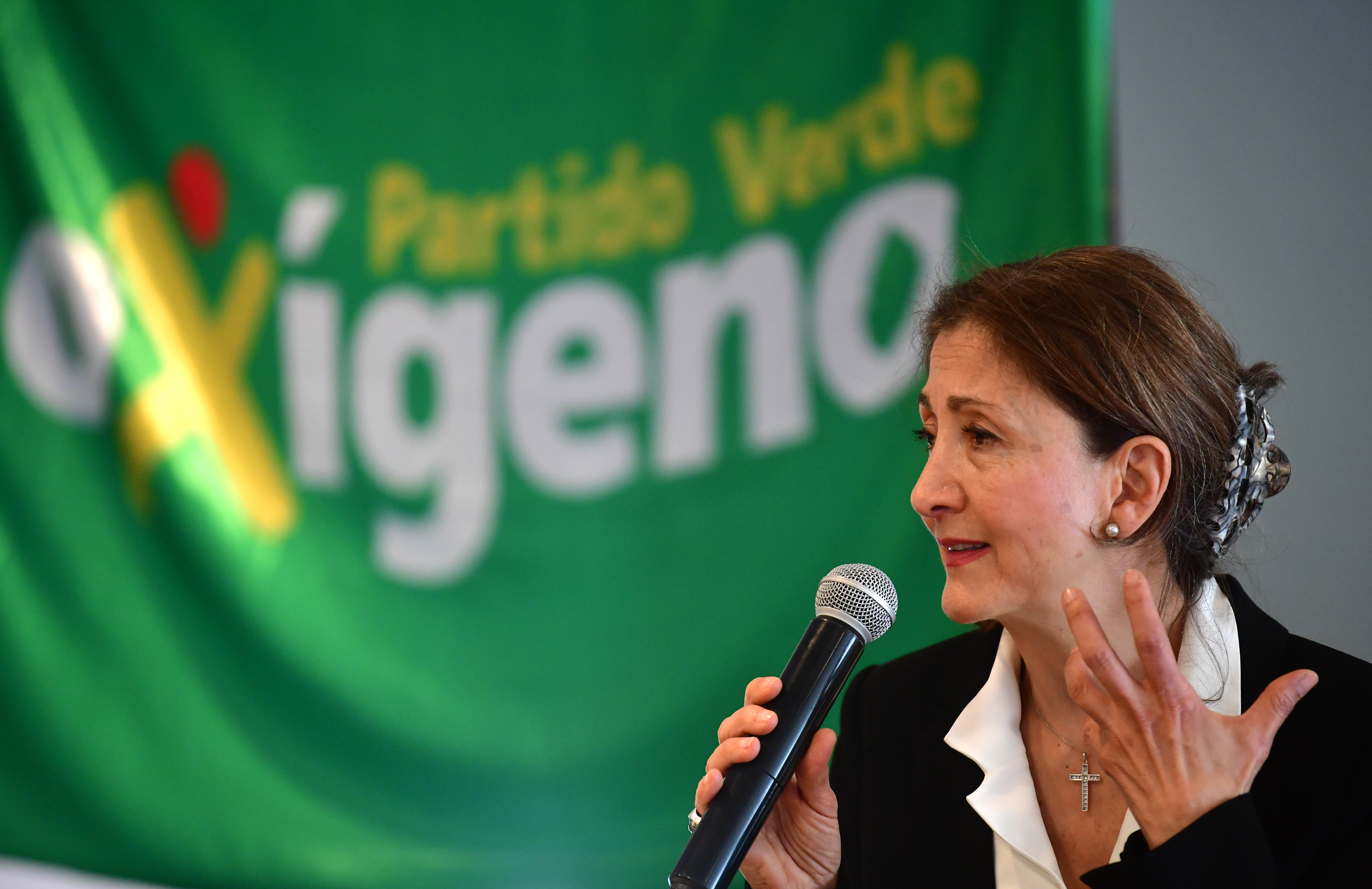 Lanzamiento de su precandidatura a la presidencia de Colombia 2022,  por la Coalición Centro Esperanza (CCE).