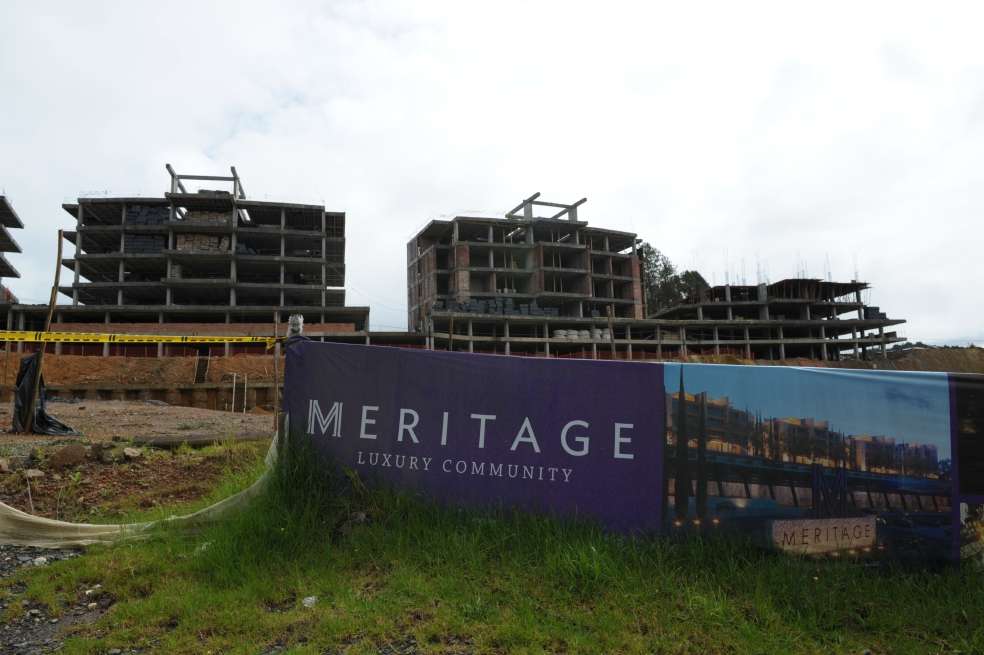 El megaproyecto Meritage quedó reducido a una obra gris, luego de que la Fiscalía iniciara un proceso de extinción de dominio, en 2016.