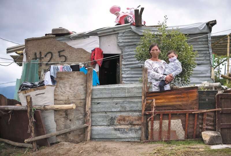 Algunos de los desalojados se están quedando con sus vecinos.