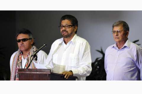 Sigue discusión sobre narcotráfico entre Gobierno y Farc