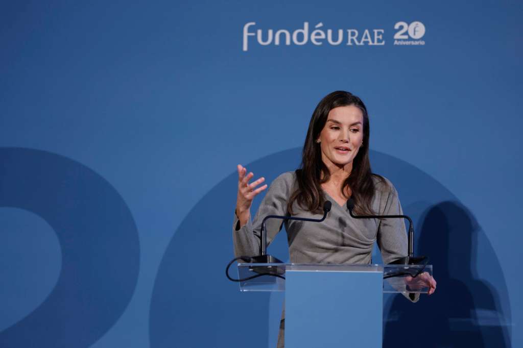 MADRID, 17/12/2025.- La reina Letizia durante su intervención en el acto de conmemoración del vigésimo aniversario de la Fundación del Español Urgente (FundéuRAE), este miércoles en Madrid.-EFE/ Mariscal