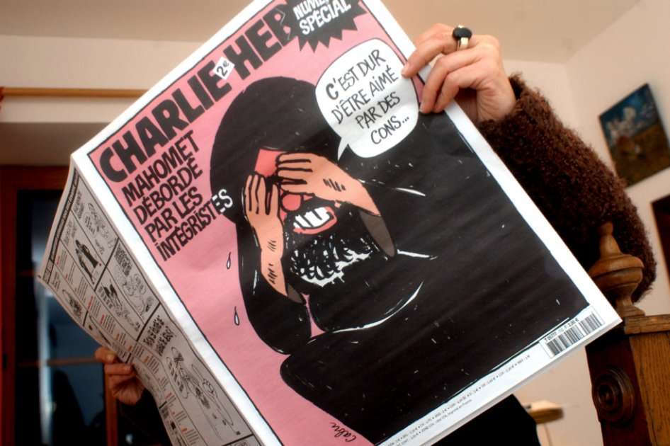 Una imagen de 2006 de la revista satírica Charlie Hebdo, que este año fue víctima de ataques terroristas por sus caricaturas relacionadas con el Islam. / Bloomberg