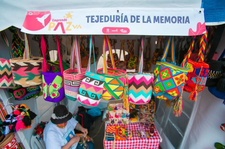 En Bogotá se realiza festival de emprendimientos de víctimas y excombatientes